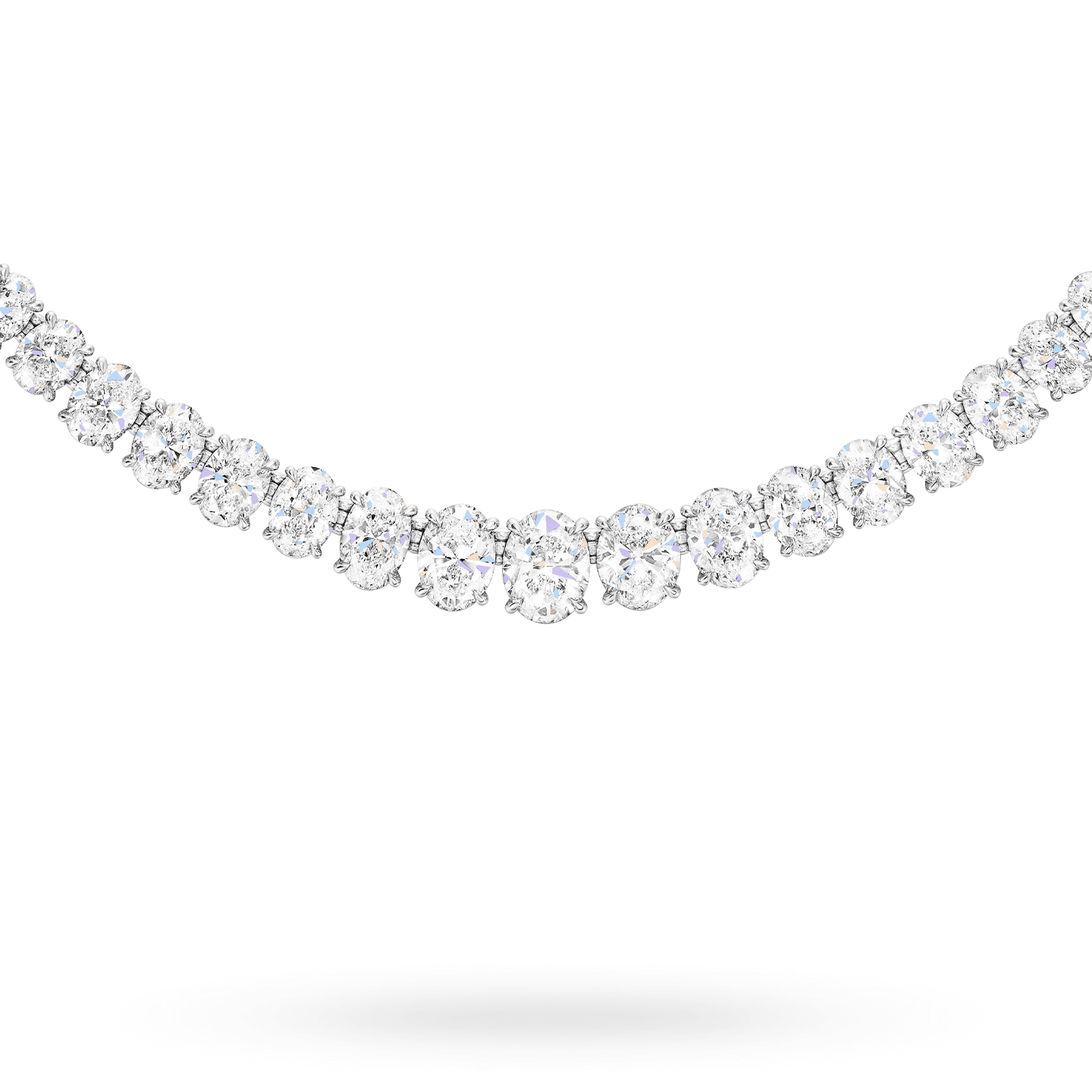 Vue rapprochée deCollier de diamants ovales