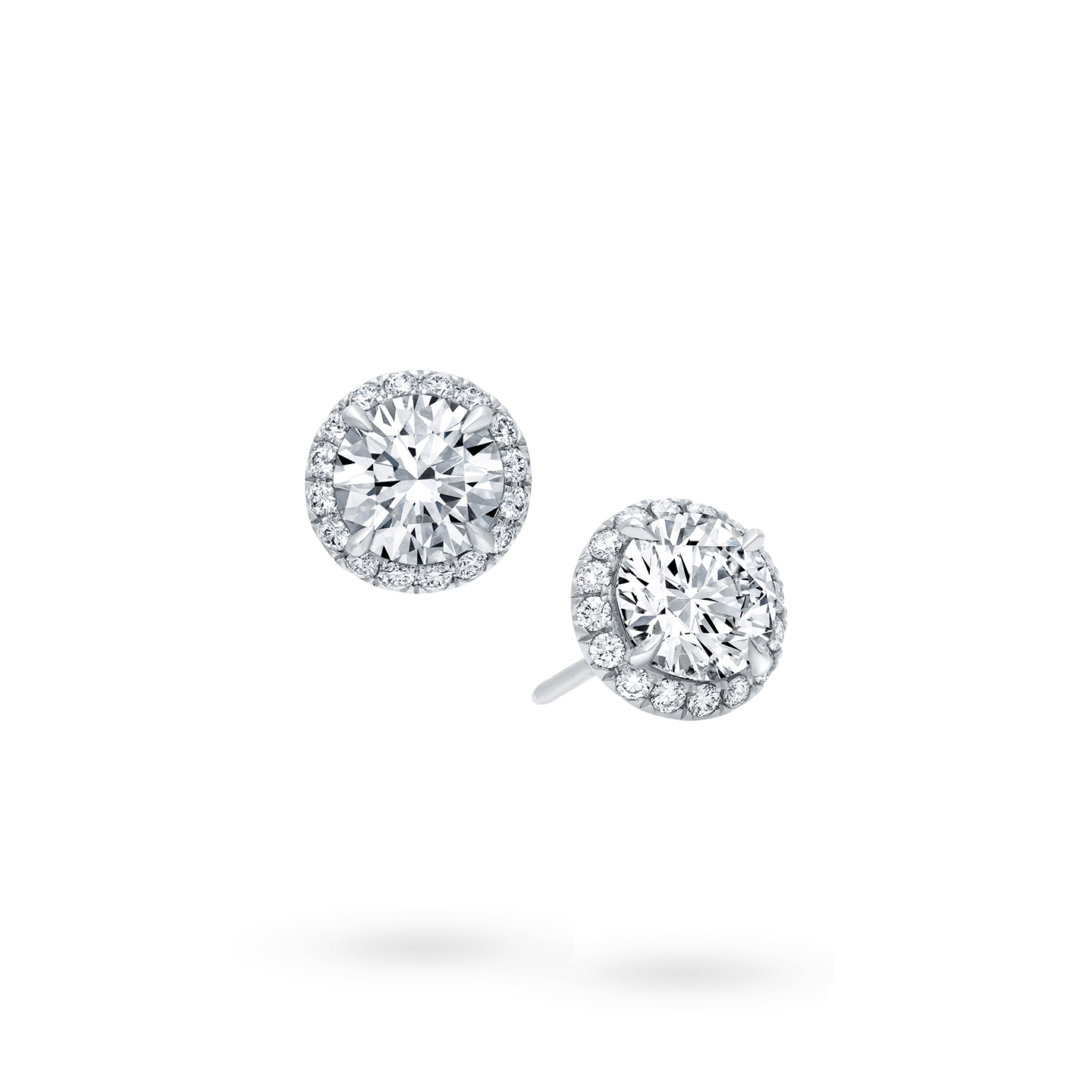 Vue en angle de la Boucles d'oreilles en diamant taille brillant et micropavage