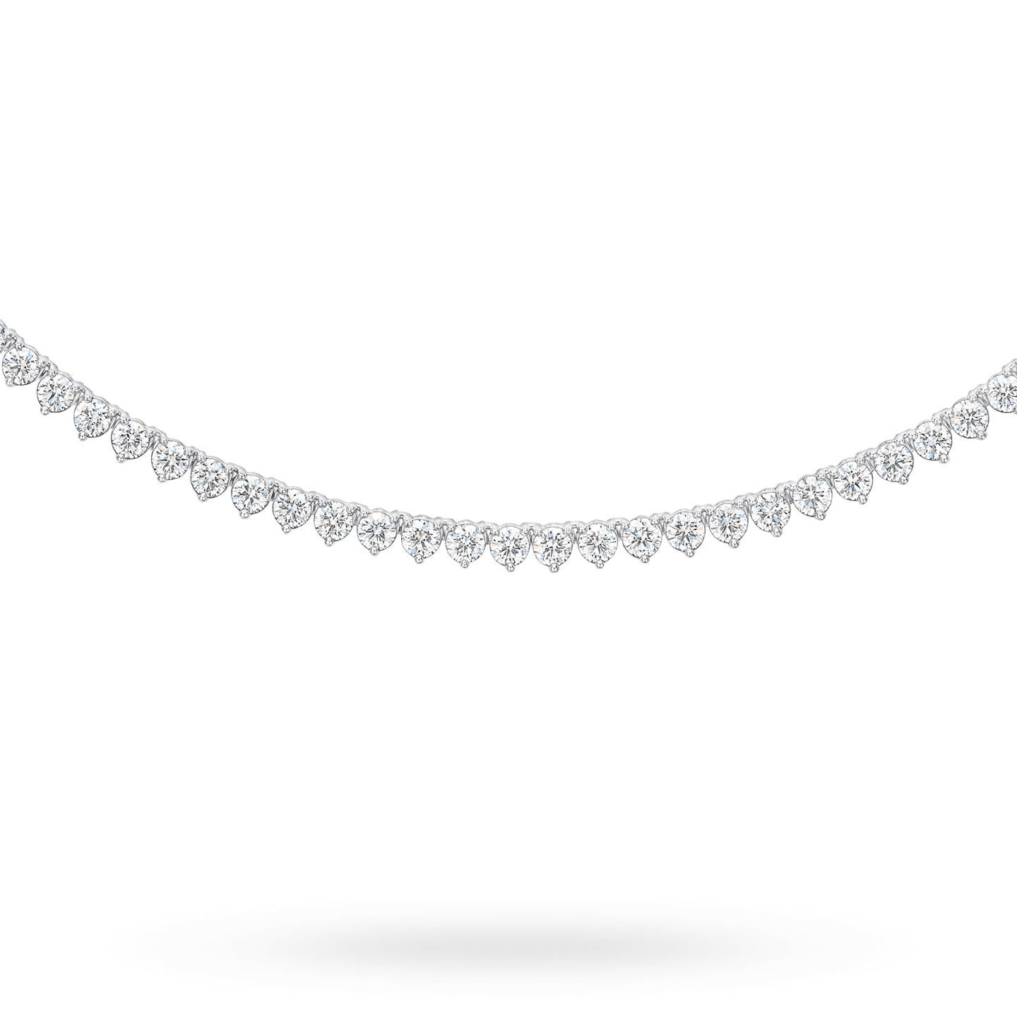 Vue rapprochée de Collier ligne en diamant taille brillant
