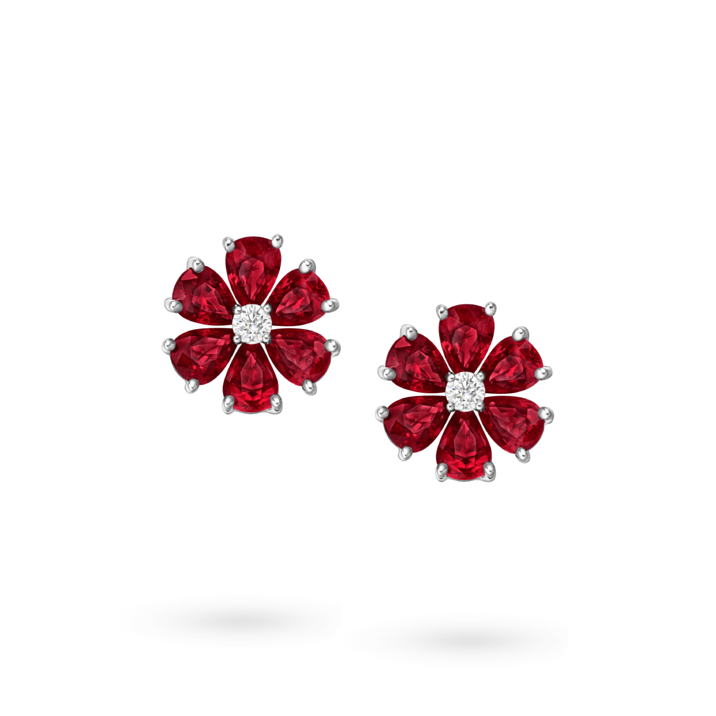 Vue de face de la Boucles d’oreilles en diamant et rubis Forget-Me-Not