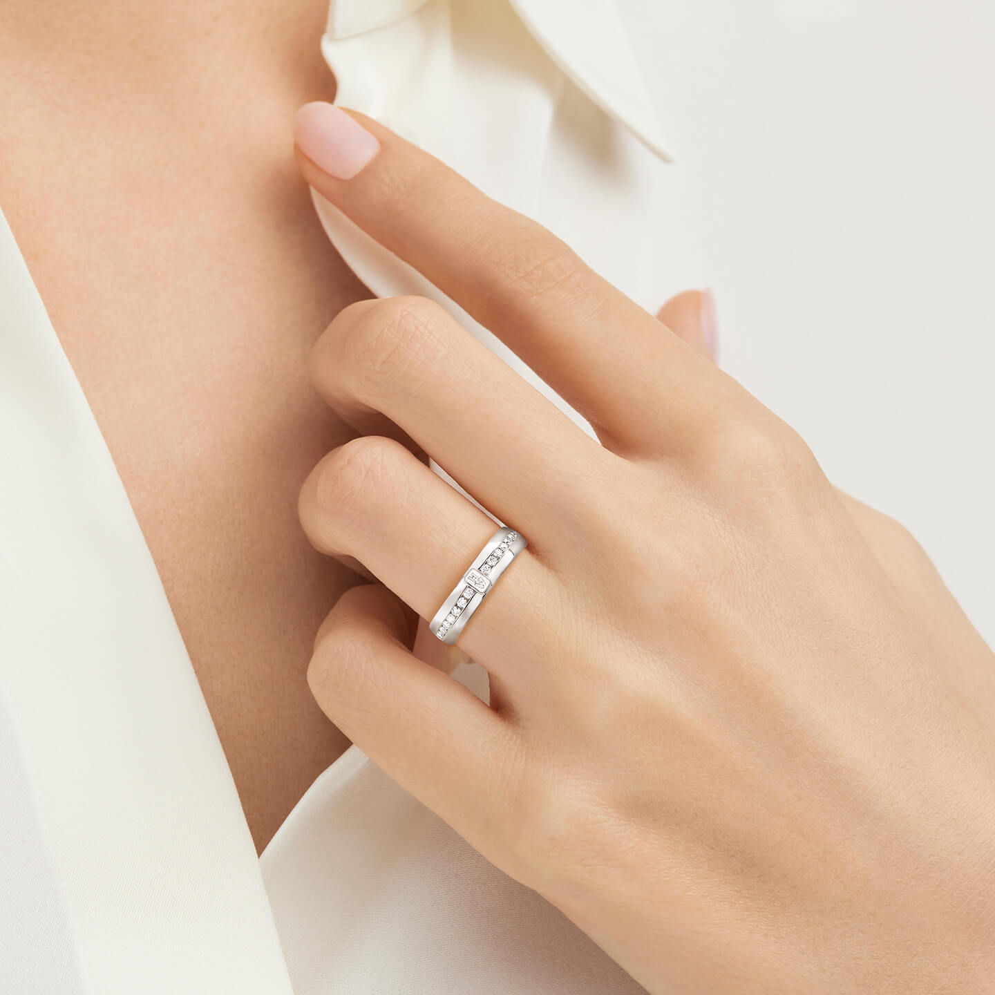 HW Logo White Gold Diamond Ring | Harry Winston