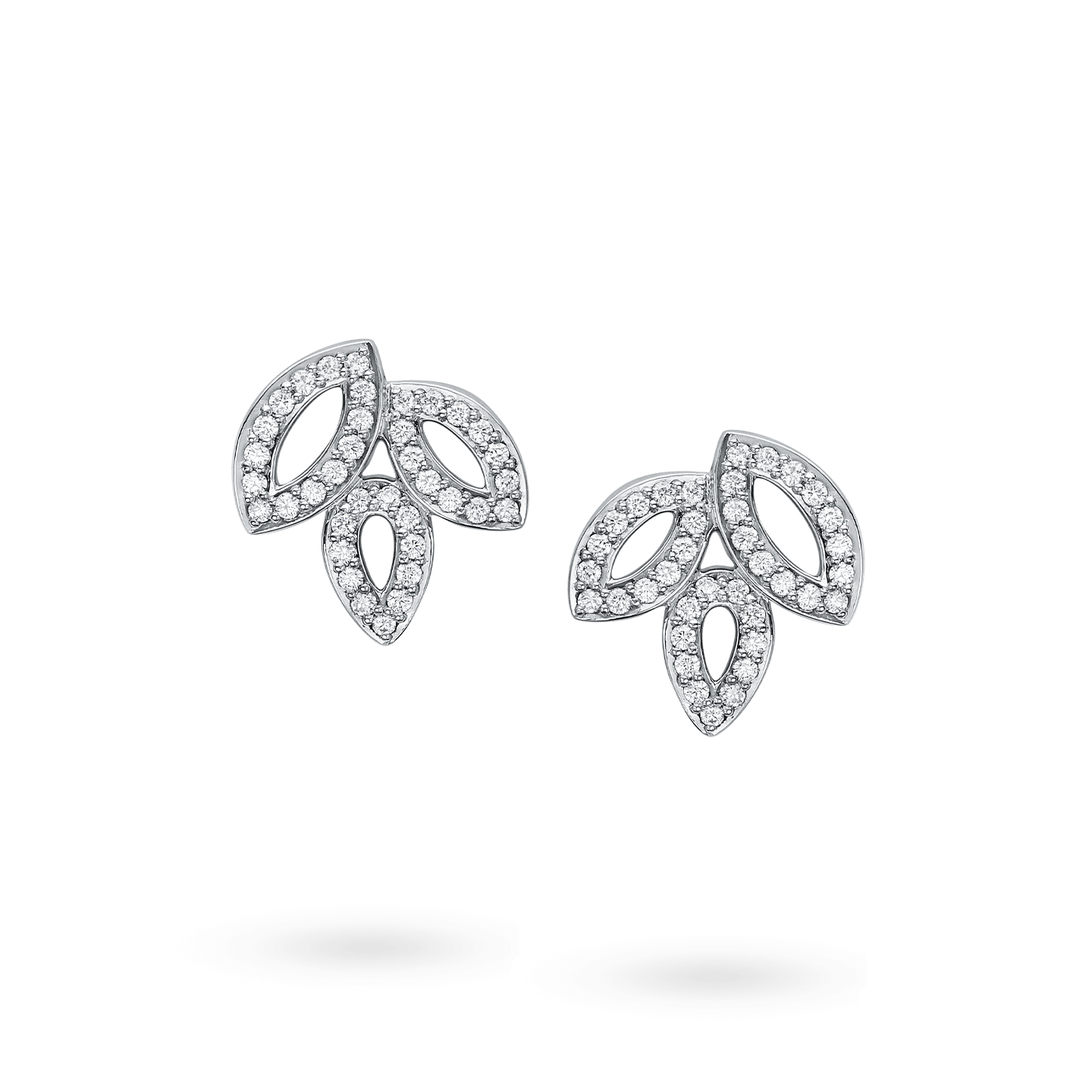 Vue de face de la Boucles d'oreilles Lily Cluster en platine et diamant, Small