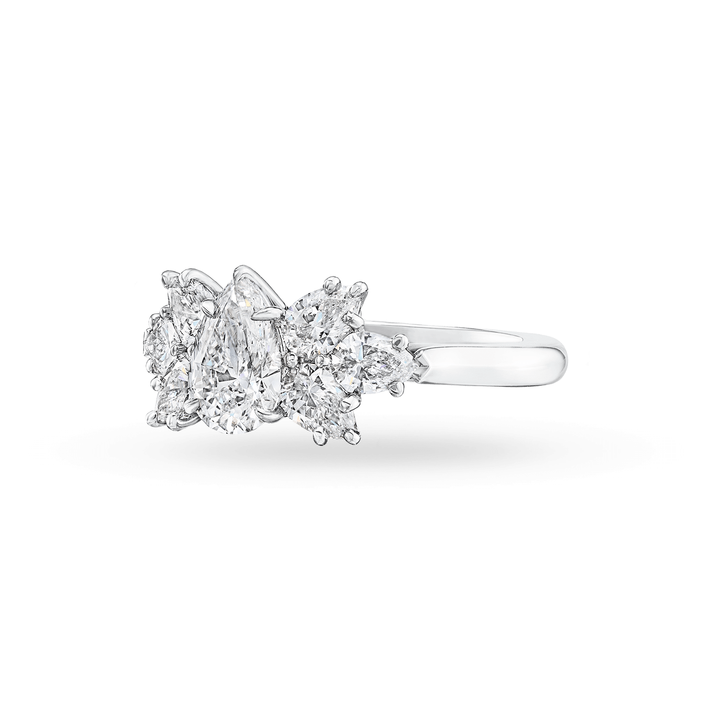 Vue en angle de la Bague de fiançailles Cluster diamant taille poire