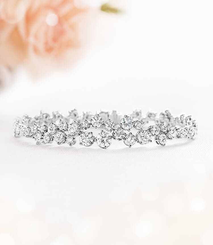 Harry Winston Diamond Bracelet | Harry winston diamond bracelet, Harry  winston jewelry, Harry winston diamond