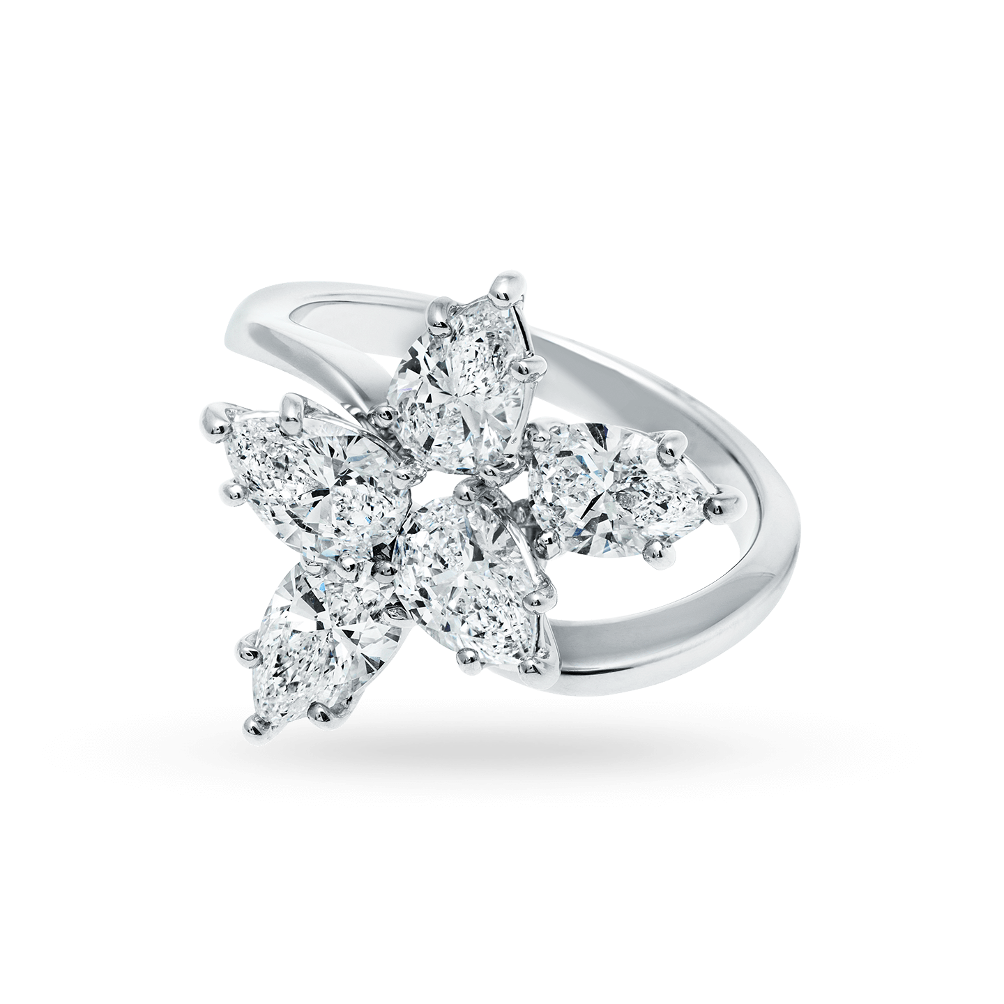 Angled view of the Winston Cluster Medium Diamond Ring