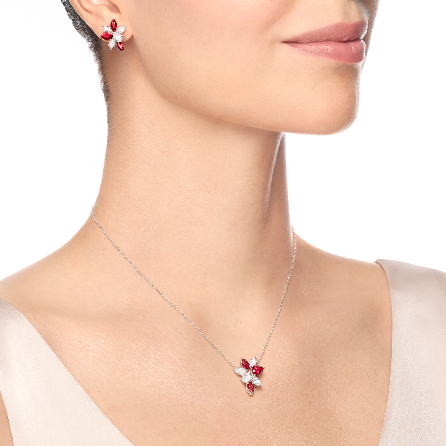 ウィンストン・クラスター ルビー＆ダイヤモンド・ペンダント｜ハリー