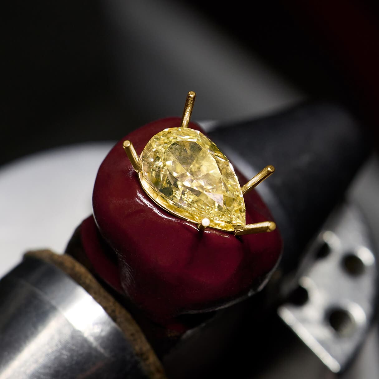 Yellow Diamond and Diamond Suite | Harry Winston