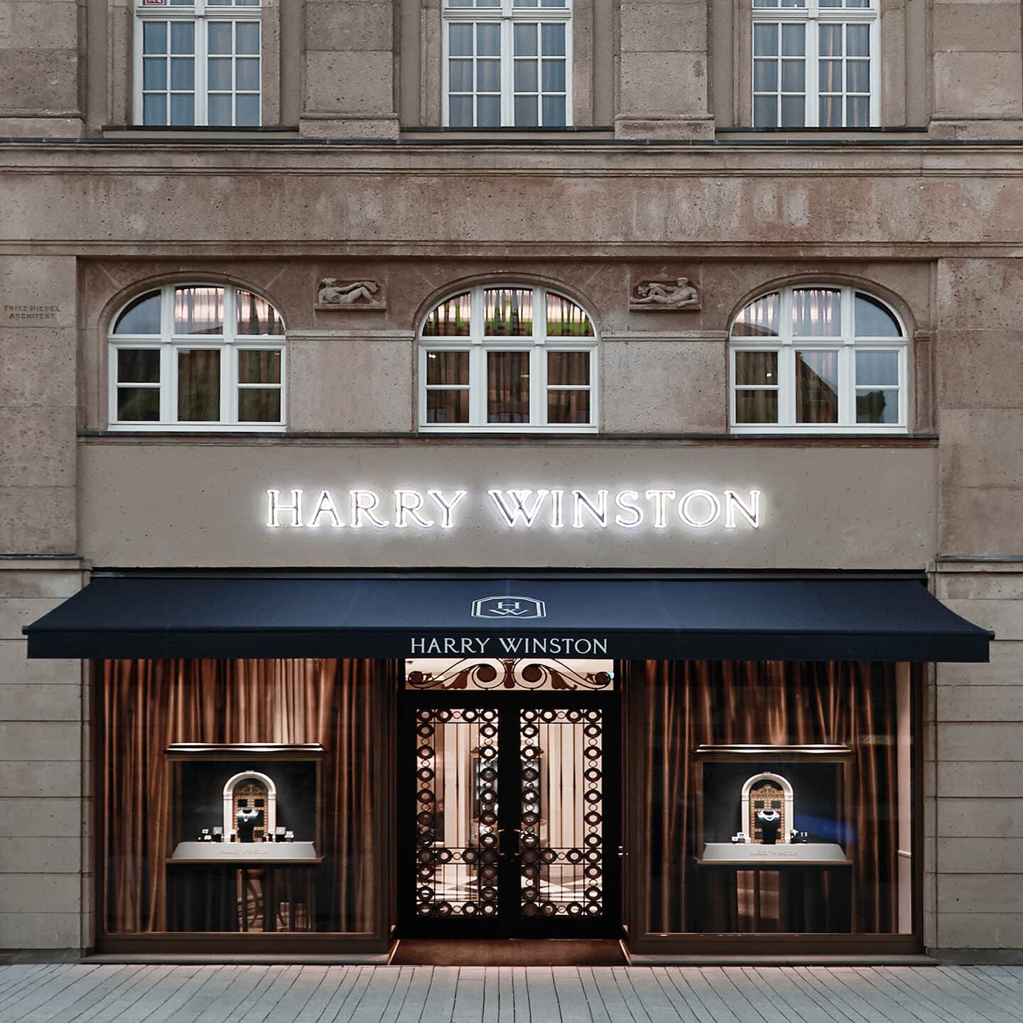 Façade of the Harry Winston Düsseldorf Salon