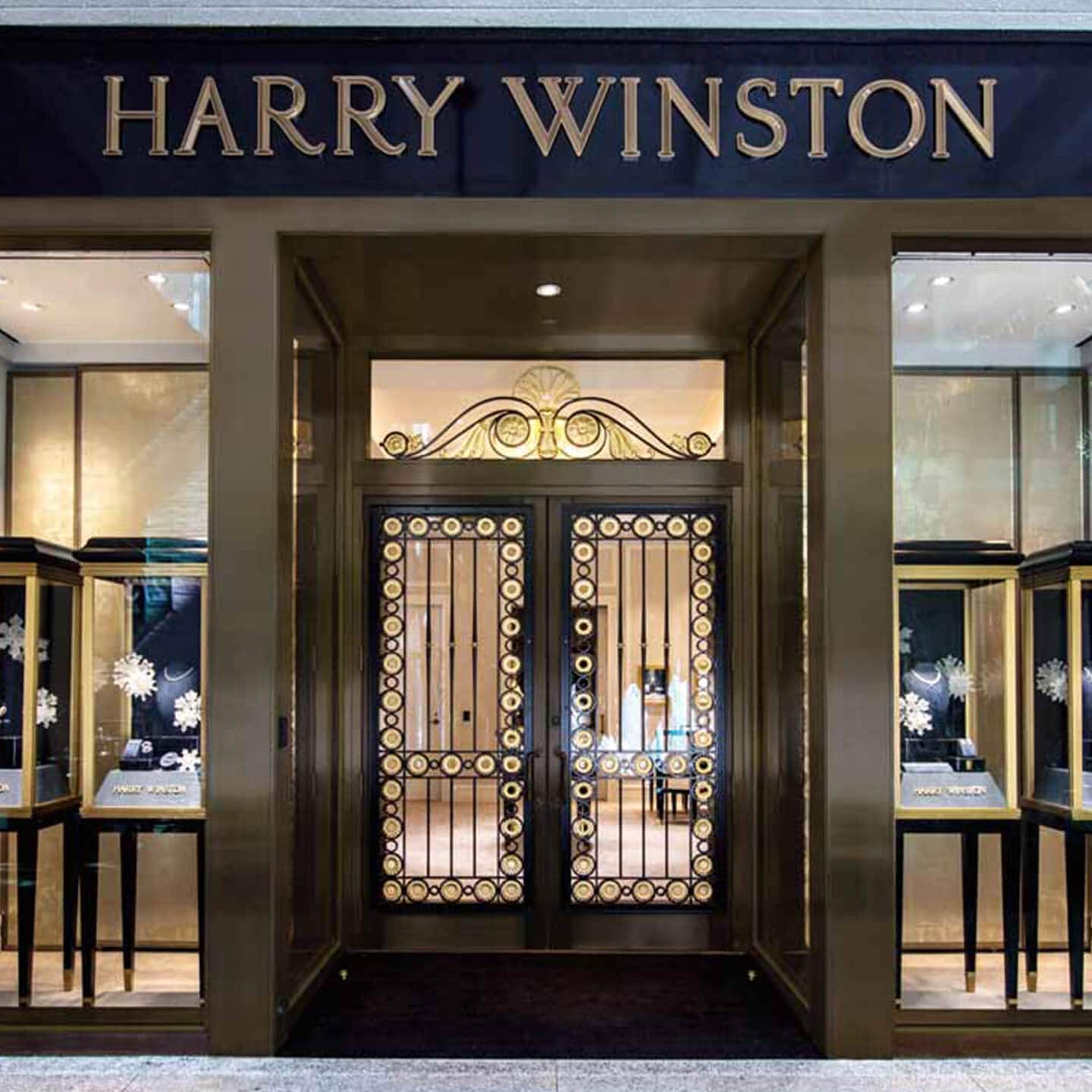 Façade of the Harry Winston Bal Harbour Salon
