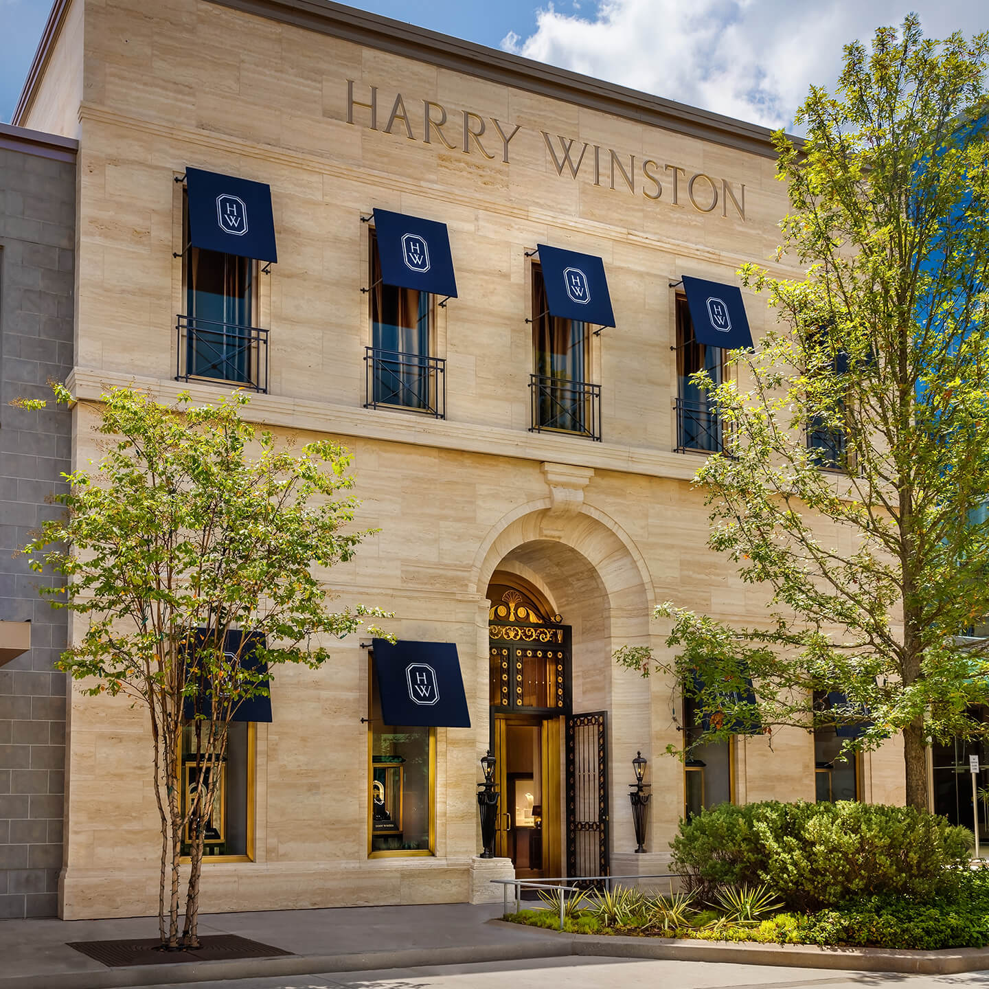 Façade of the Harry Winston Houston Salon