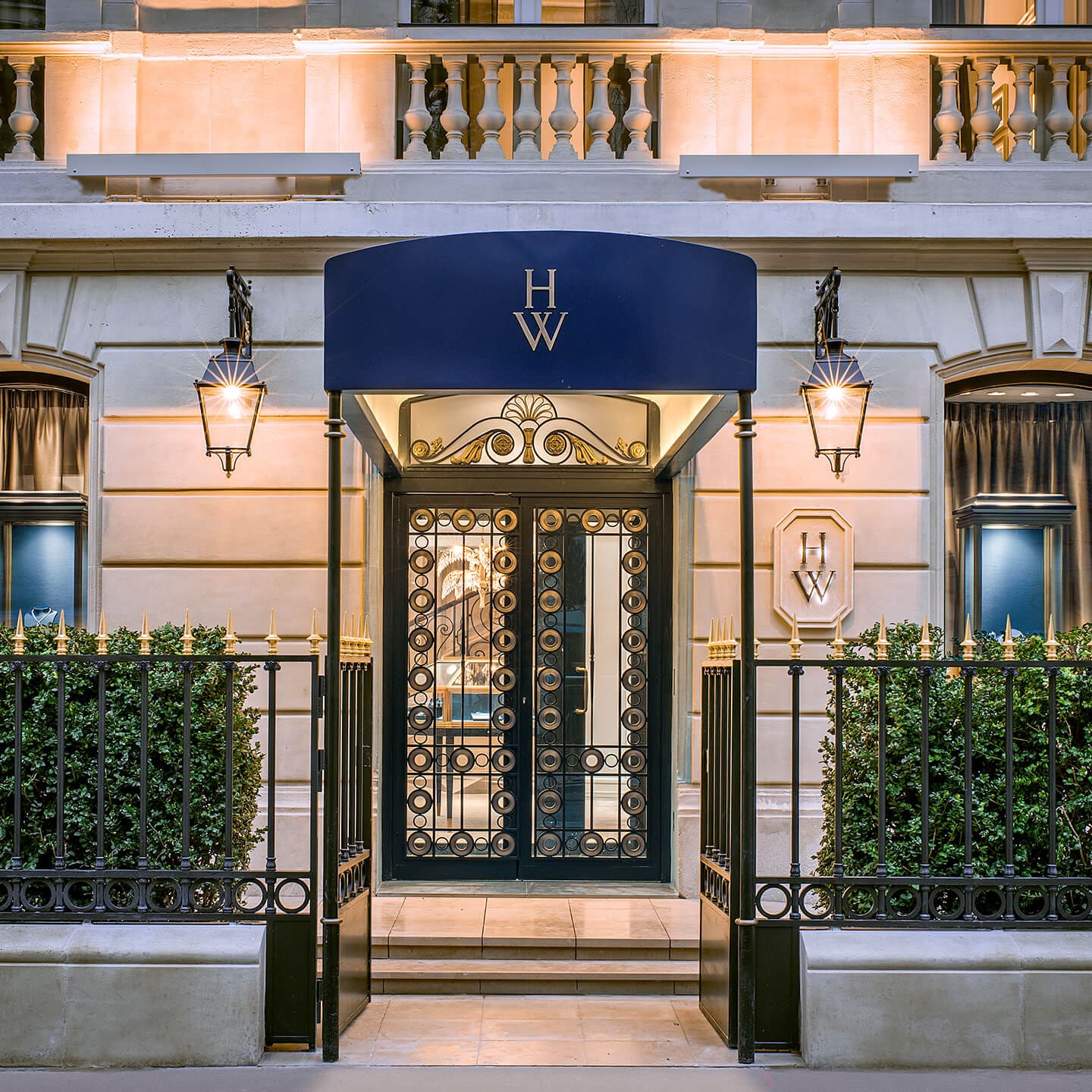 Celebrating the Reopening of Avenue Montaigne Salon