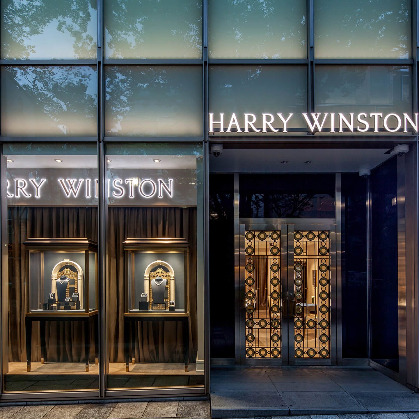 Harry Winston Reopens its Salon in Omotesando Hills