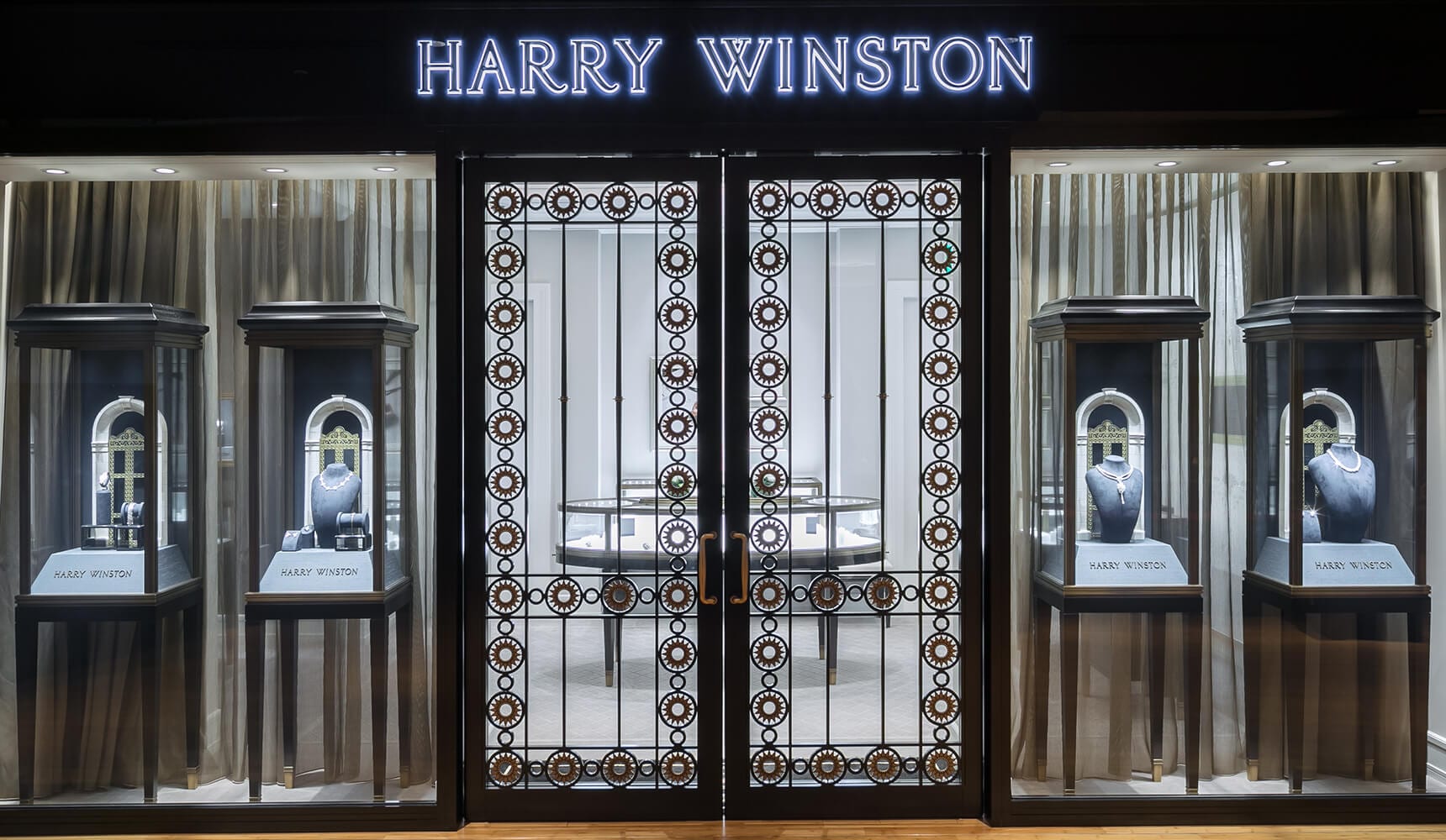 Harry Winston rouvre son salon de Tokyo Midtown
