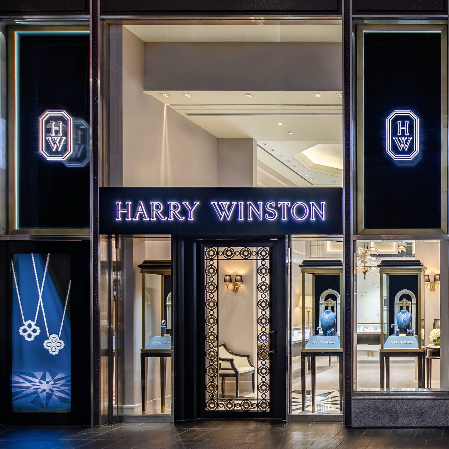 ハリー ・ ウィンストン新宿店オープン