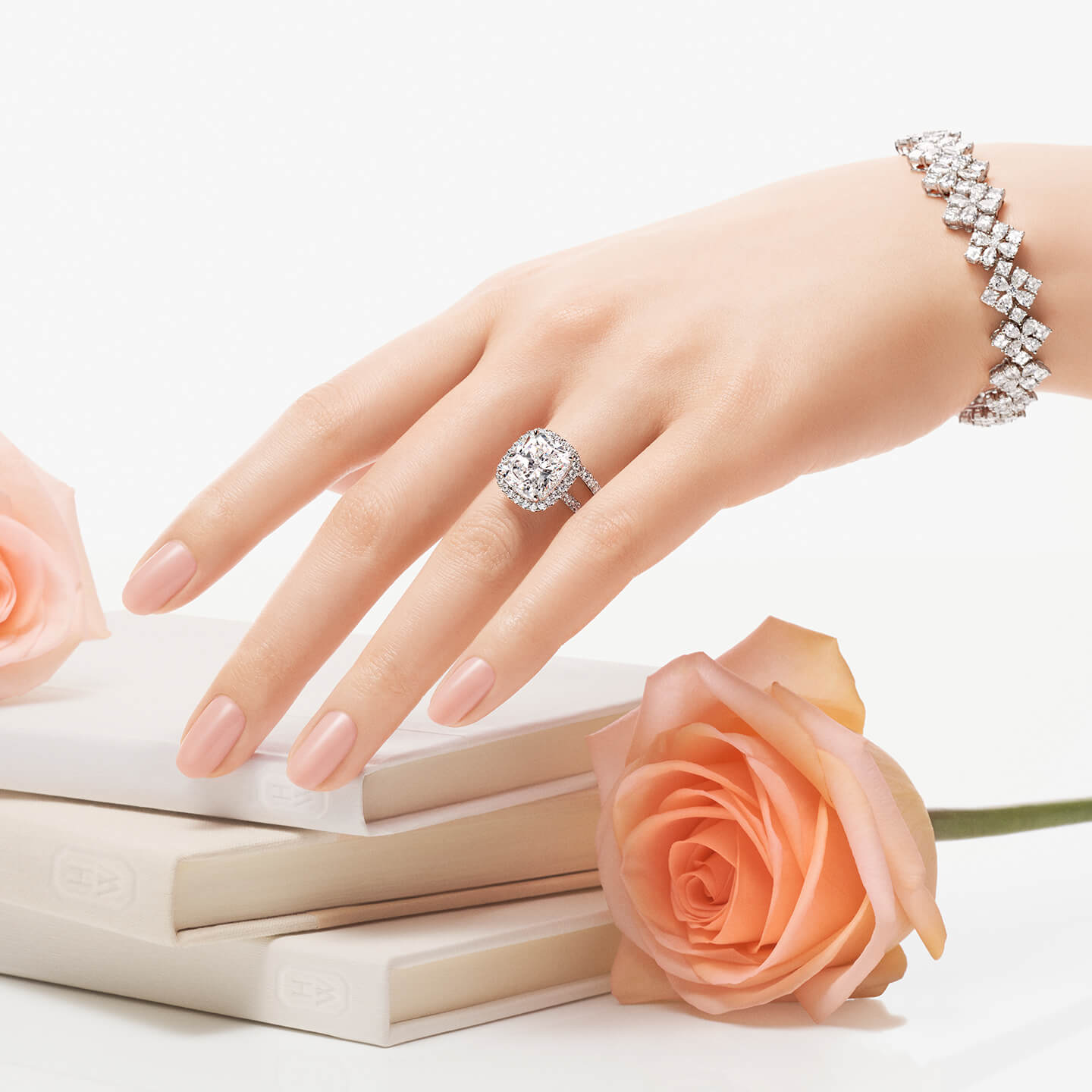 クッションカット・マイクロパヴェ・リング マウクロパヴェ・バンドリング ウィンストン・クチュール・ブレスレット