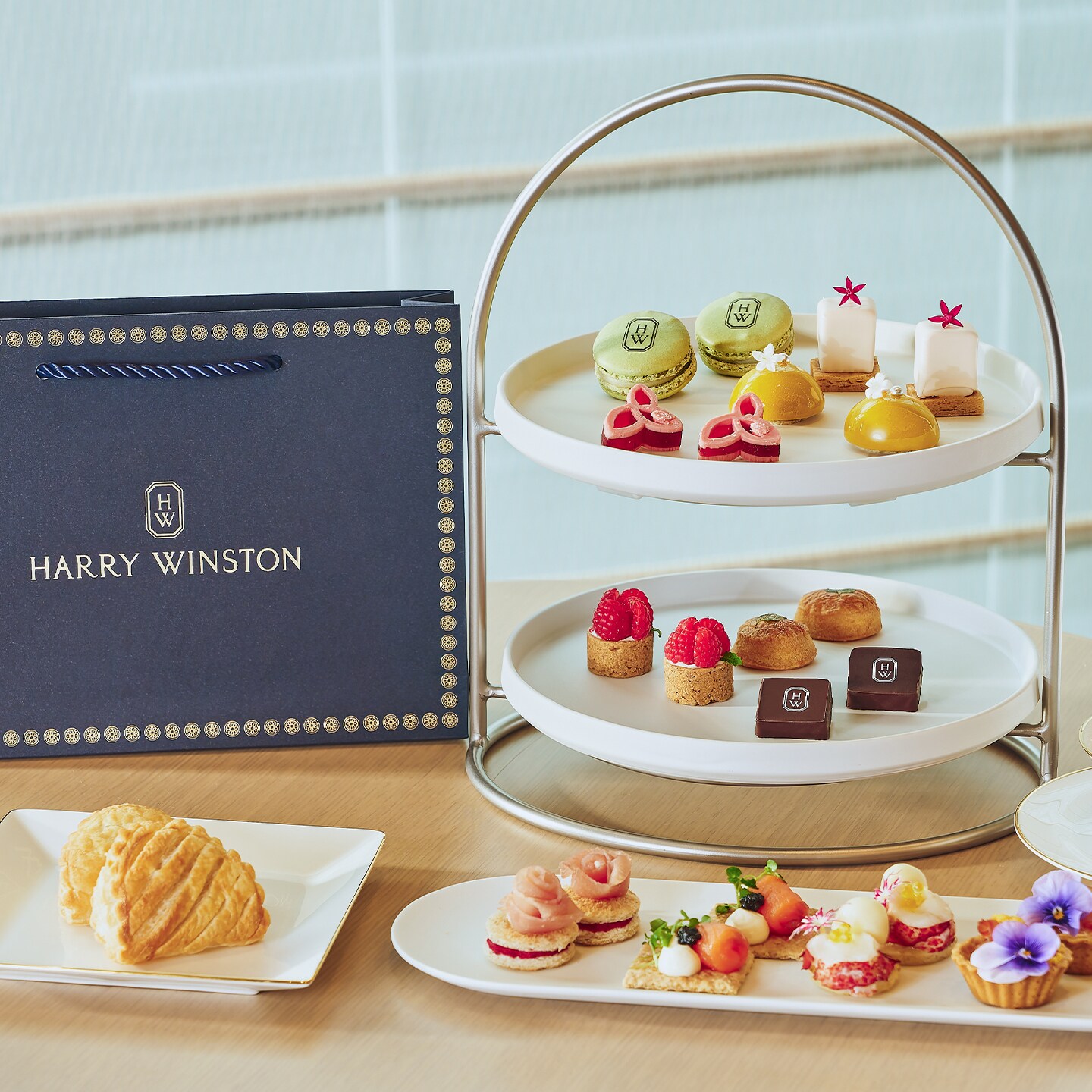 Harry Winston's Spring Floral” アフタヌーンティー